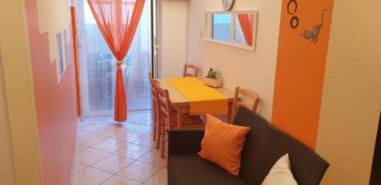 Apartments Jannine Biograd Na Moru Luaran gambar