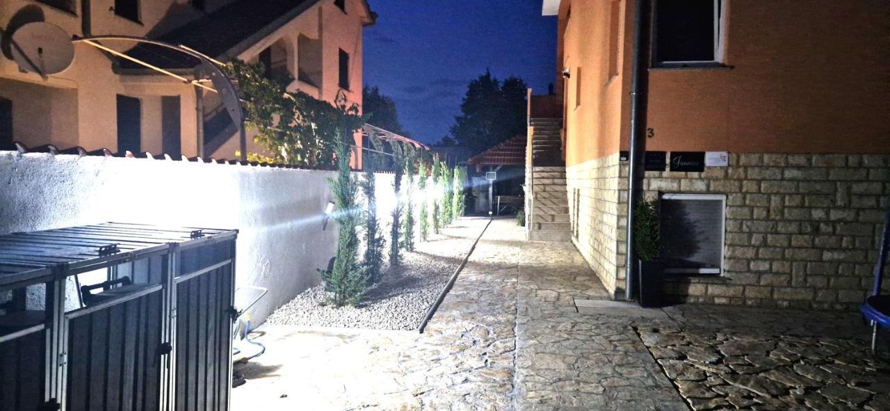 Apartments Jannine Biograd Na Moru Luaran gambar
