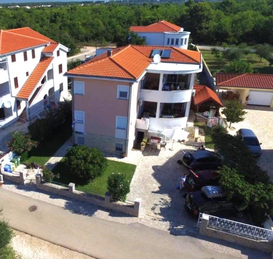 Apartments Jannine Biograd Na Moru Luaran gambar