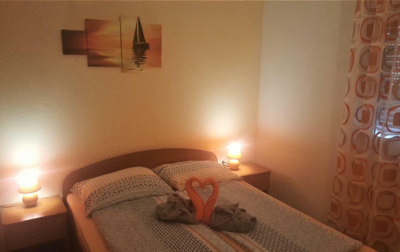 Apartments Jannine Biograd Na Moru Luaran gambar
