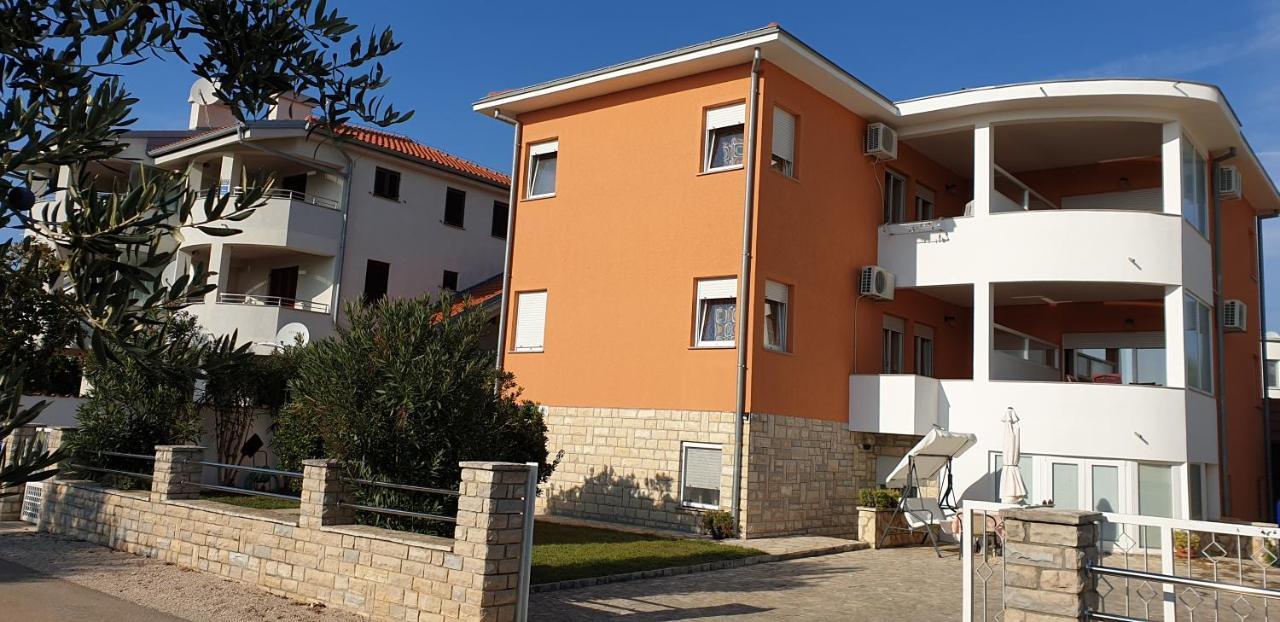 Apartments Jannine Biograd Na Moru Luaran gambar
